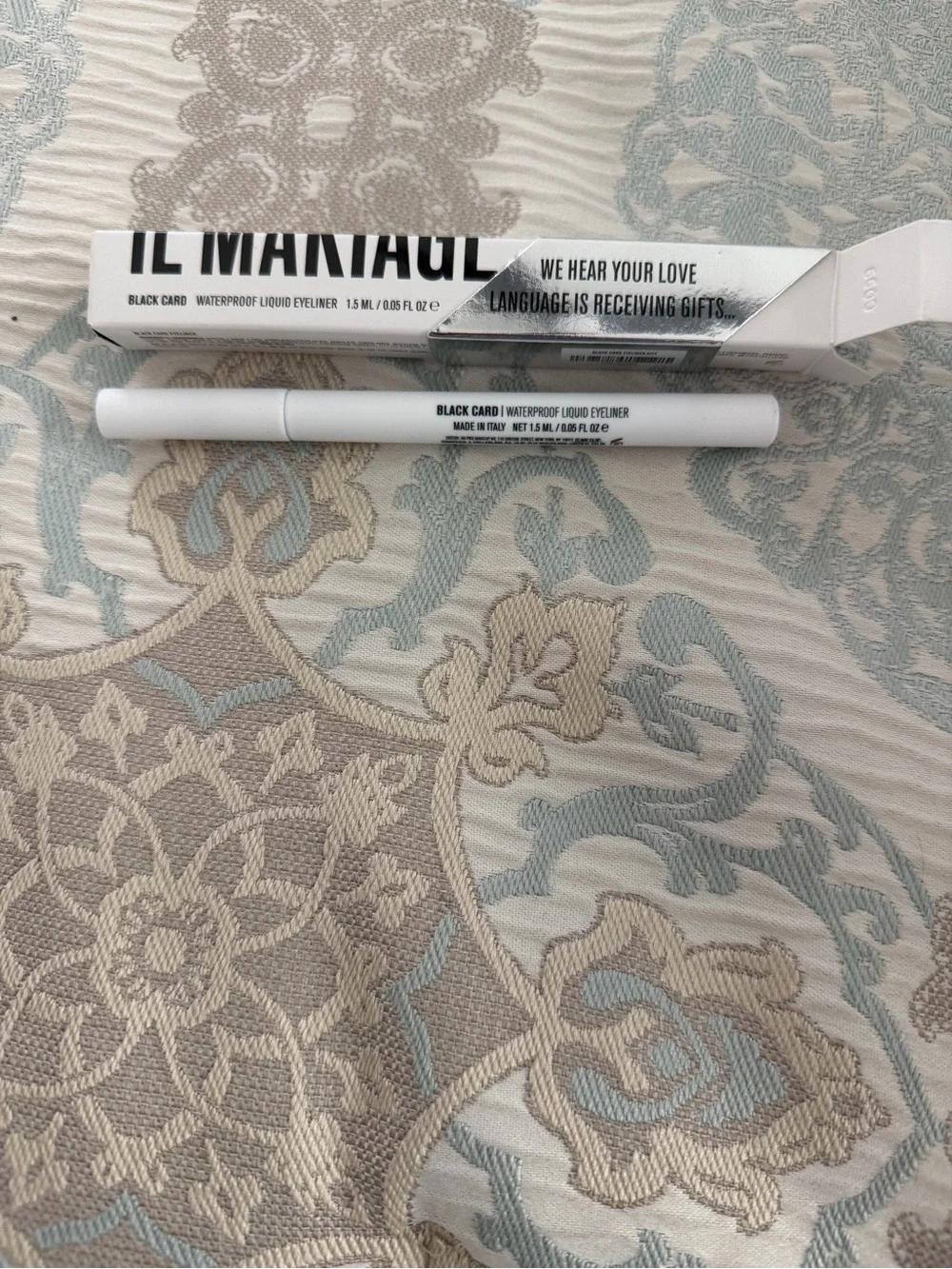 IL MAKIAGE Black and White Slim Cosmetic Case